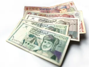 بدء إنتاج الغاز الطبيعي وفتح مطار جديد في مسقط سيحقق أقوى نمو للسلطنة منذ عام 2015.