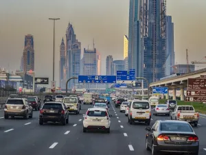 شهدت المشاريع الاقتصادية والتنموية في الإمارات خلال عام 2018 انتعاشاً كبيراً
