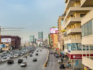 على الرغم من أن مساعدات بقيمة 500 مليون دولار من قطر، إضافة إلى 3.5 مليارات دولار من السعودية ربما تغطي جانبا منه، فسيظل هناك على الأرجح عجز بقيمة 11 مليار دولار.