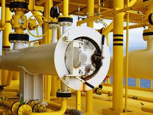 Saudi Aramco, ADNOC Sign Agreement to Invest in Gas Exploration. (Shutterstock)