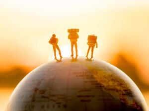 According to informed sources, PAM has implemented a new condition for the renewal of work permits of highly qualified expatriate employees. (Shutterstock)