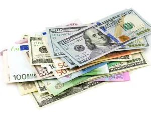 ارتفع الدولار اليوم الثلاثاء متعافياً من أدنى مستوى في نحو ثلاثة أشهر