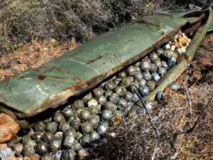  Cluster munitions in Deir Ezzor (Twitter)