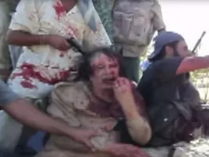 قادت بريطانيا وفرنسا جهودا دولية للإطاحة بمعمر القذافي في مطلع 2011