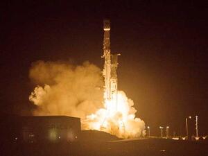 مسؤولان يعتقدان أن قمرا صناعيا أمريكيا للتجسس تحطم
