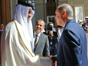 Qatar's Emir Sheikh Tamim bin Hamad al-Thani welcomes Turkish President Recep Tayyip Erdogan during an official visit to Doha on November 15, 2017. (Kayhan Ozer/ AFP) Qatar's Emir Sheikh Tamim bin Hamad al-Thani welcomes Turkish President Recep Tayyip Erdogan during an official visit to Doha on November 15, 2017. (Kayhan Ozer/ AFP)