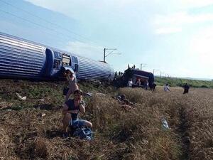 ارتفاع حصيلة قتلى القطار التركي إلى 24
