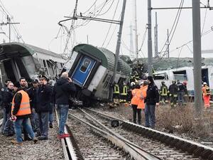 عملية انتشال المحاصرين بين الحطام لا تزال مستمرة 