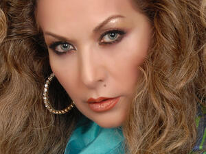 الفنانة السورية رغدة