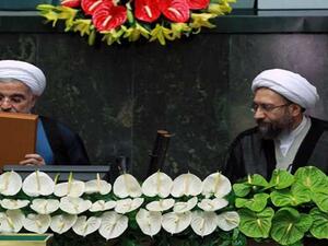  أنهى روحاني الحرب الكلامية التي كان يخوضها مع حرس الثورة بعدما انتقد دورهم في اقتصاد البلاد