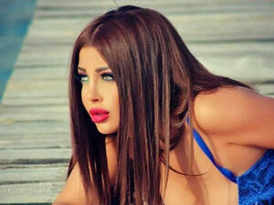 الفنانة اللبنانية المثيرة للجدل رولا يموت
