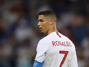 رونالدو بقميص البرتغال