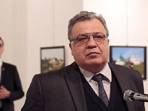 آخر لحظات عملية قتل سفير روسيا كما يرويها مصور العملية