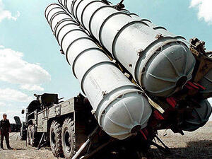 Putin has signed a presidential decree paving the way for the delivery of the S-300 missile system Monday. (EPA)