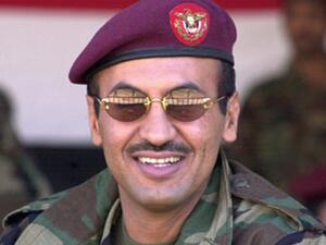 طارق صالح بعيدا عن الأضواء قريبا من فوهات المدافع
