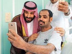 الجندي الذي ظهر مع ولي العهد هو عايض بن سند القحطاني