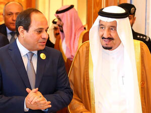 دعا الملك سلمان السيسي لزيارة المملكة 