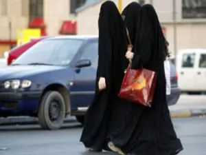 وزير خارجية السعودية يزور باكستان  
