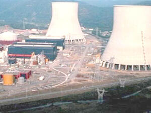 السعودية تعلق مرور شحنات النفط عبر باب المندب بعد هجمات للحوثيين
