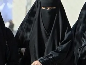 فوز 20 امرأة على الاقل في الانتخابات البلدية السعودية