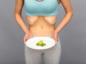 زيادة الوزن طبيعيًا يعد تحديًا صعبًا لدى البعض (shutterstock.com)