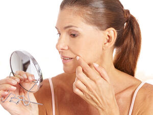 جنبي الاطعمة المضرة الغنية بالدهون والكافيين وغيرها. (shutterstock.com)
