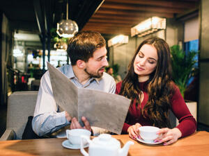 اجعليه يشعر بأنك لا تتأنقي من أجله هو وحده، بل لنفسك (shutterstock.com)
 اجعليه يشعر بأنك لا تتأنقي من أجله هو وحده، بل لنفسك (shutterstock.com)