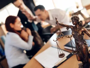 صداقة الرجل والمرأة بعد طلاقهما ستكون من أقوى العلاقات (shutterstock.com)
