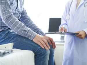 الرجال أكثر احتمالا من النساء في ممارسة المهن الخطيرة مما يعرضهم للموت (shutterstock.com)

