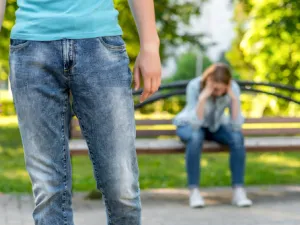  هناك أشخاص يرفضون التخلي عن الحب المؤذي