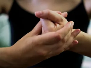 إذا كُنت تُمارس هذه العادة كثيرًا، فنحن نحمل لك أخبار سارّة (shutterstock.com)
