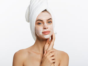 يذكر أن ماء الورد يحتوي على عديد من الخصائص (shutterstock.com)
