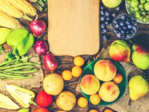 مضادات الأكسدة الموجودة في قشور الفواكة أن تخفض مستويات الكوليسترول الكلي (shutterstock.com)
