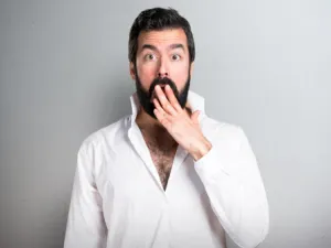 كذلك يهمل بعض الرجال تجفيف بشرة الوجه والجسم بشكل جيد (shutterstock.com)
