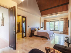 لا ضرورة لأكثر من وسادة داخليَّة أو لزوجين منها للنوم (shutterstock.com)
 لا ضرورة لأكثر من وسادة داخليَّة أو لزوجين منها للنوم (shutterstock.com)