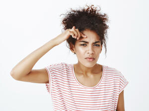 يساعدك هذا القناع على أن تتخلصي من الهالات السوداء والتصبّغات والبقع الداكنة  (shutterstock.com)
