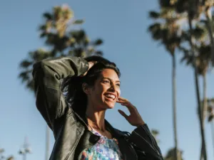 نقدم لك وصفة طبيعية، تعيد إليك لون البشرة الطبيعي سريعًا (shutterstock.com)
