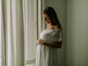  تناول الأغذية الغنية بالألياف فهي تساعد الجهاز الهضمي على العمل بشكل أفضل (shutterstock.com)
