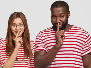 اللجوء للغة الحوار يعد دليلاً كبيرًا على اهتمامك بالحياة الزوجية (shutterstock.com)
 اللجوء للغة الحوار يعد دليلاً كبيرًا على اهتمامك بالحياة الزوجية (shutterstock.com)