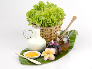 اعتني بشكل تام بإشراقة وجهكِ، لكي تظهري على الدوام بأجمل إطلالة