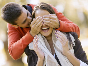 أول المفاتيح إلى قلب مولودة برج الحوت، أن تكون عاطفيًا ورومانسيًا (shutterstock.com)
