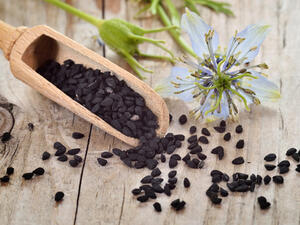 يحتوي زيت الحبة السوداء على مضادات الأكسدة الضرورية(shutterstock.com)
