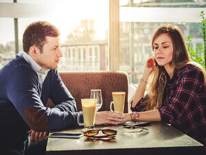 العروس التي تعاني من بعض التردد والتوتر قبل الزفاف ترفع احتمال الطلاق إلى الضعف (shutterstock.com)
 العروس التي تعاني من بعض التردد والتوتر قبل الزفاف ترفع احتمال الطلاق إلى الضعف (shutterstock.com)