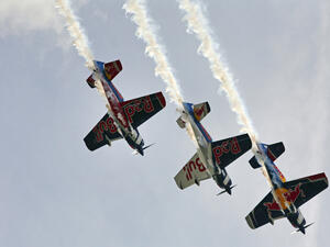 Red Bull Air Race (Shutterstock)	
