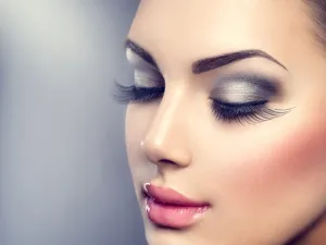 يمكن إستخدام الزنجبيل الطازج عن طريق إستخدام وصفة مع معجون الأسنان لتصغير الأنف (shutterstock.com)
