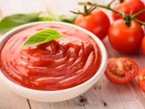 تؤثر مادة الكاتشب في تهيج المعدة بسبب البهارات التي تتضمنها