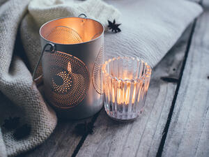 الشموع تضيف لمسة ساحرة على المكان.. لا تغفلي عنها (shutterstock.com)
 الشموع تضيف لمسة ساحرة على المكان.. لا تغفلي عنها (shutterstock.com)