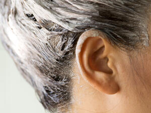 إن استخدام المواد الطبيعية يحتاج لوقت أطول من المواد الكيميائية (shutterstock.com)
