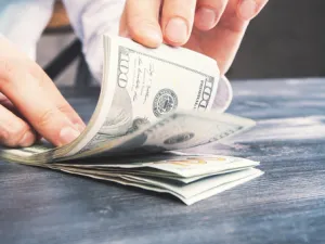 أغنياء العالم لهذا العام، كم تبلغ ثروتهم؟