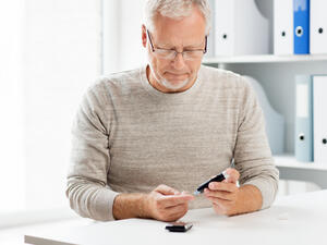 يتوجب على مريض السكري أن يزور الطبيب بشكل دوري (shutterstock.com)
